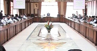 Gilani orders to end sugar crisis in a week 